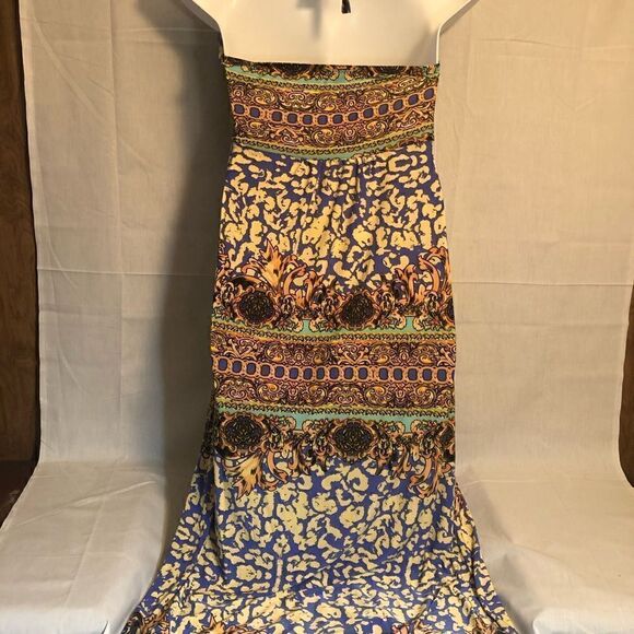 Talia Bohemian Style Halter Tie Cumberbun Waist Printed Maxi Dress. Size Medium - Picture 4 of 8